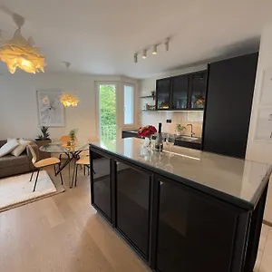  Apartment Luxury Res - With Parking